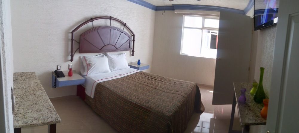 Hotel La Paz Гвадалахара Экстерьер фото