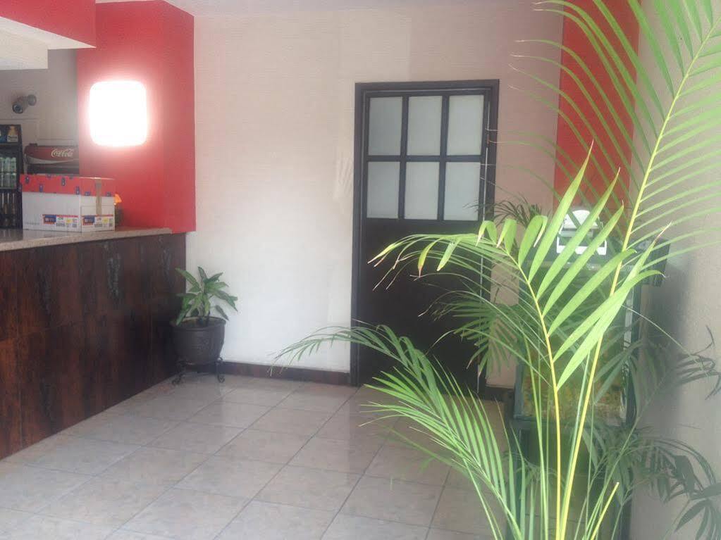 Hotel La Paz Гвадалахара Экстерьер фото